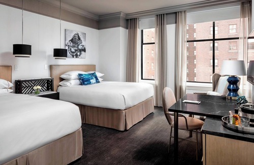 The Loop Hotel | The Blackstone, Autograph Collection