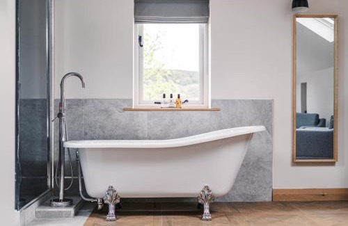 Litton Hotel | The Blind Bull