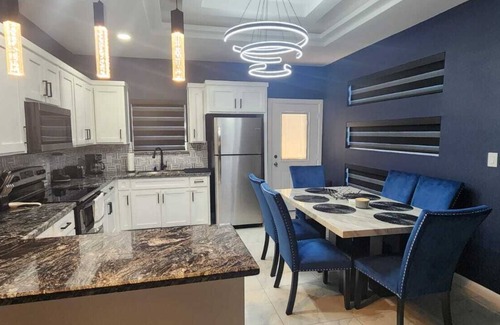Alamo Apartment | The blue apartment near expressway
