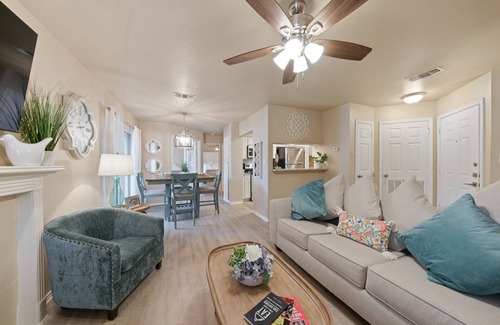 Wetmore Apartment | The Blue Belle welcomes you! Rim/La Cantera Area
