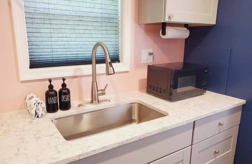 Shepherdstown Apartment | The Blue Bird Summary