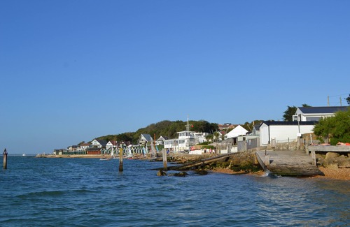 Cowes House | 'The Blue House', a stunning cottage with grounds down to the beach.