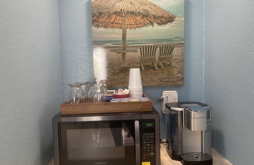 Seminole Apartment | The Blue Room Bungalow with Saltwater Pool