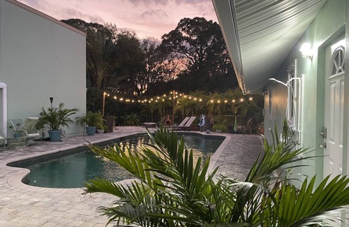 Seminole Apartment | The Blue Room Bungalow with Saltwater Pool