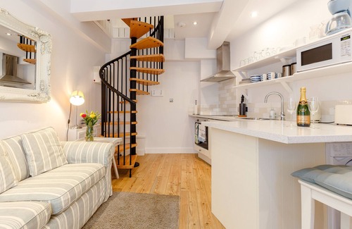 Looe Cottage | THE BOAT HOUSE, romantic, country holiday cottage in Looe