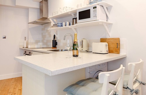 Looe Cottage | THE BOAT HOUSE, romantic, country holiday cottage in Looe