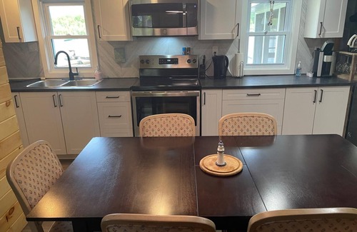 Selwyn House | The Boathouse - 3-bedroom Waterfront Cottage