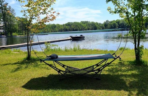 Selwyn House | The Boathouse - 3-bedroom Waterfront Cottage