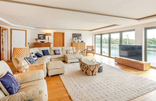 Borth-y-Gest Cottage | THE BOATHOUSE, pet friendly, character holiday cottage in Porthmadog