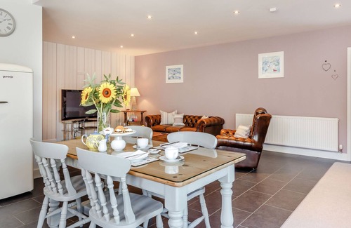 Mullion Apartment | THE BOATHOUSE, romantic, luxury holiday cottage in Mullion