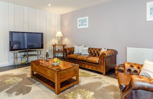 Mullion Apartment | THE BOATHOUSE, romantic, luxury holiday cottage in Mullion