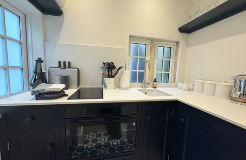 Broadway Cottage | THE BOLT HOLE, pet friendly, character holiday cottage in Broadway