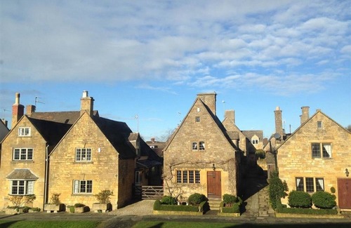 Broadway Cottage | THE BOLT HOLE, pet friendly, character holiday cottage in Broadway