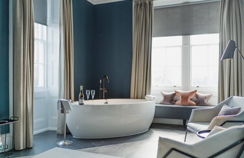 Gullane Hotel | The Bonnie Badger