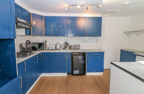 Colwyn Bay Cottage | The Bookcase
