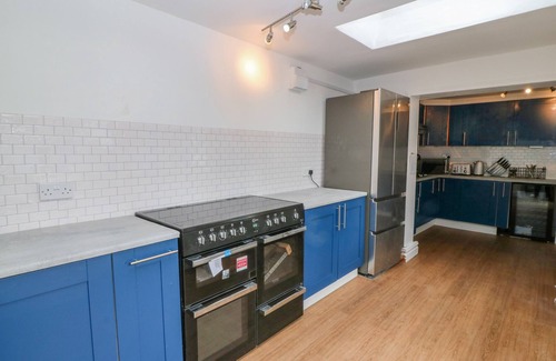 Colwyn Bay Cottage | The Bookcase