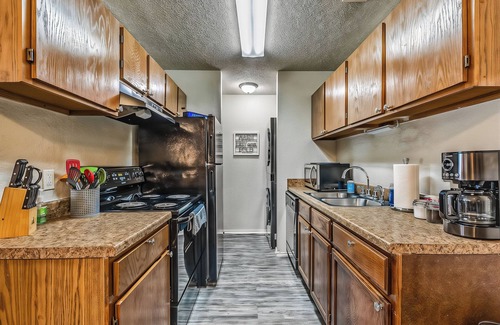 Norman Apartment | The Boomer | Pool | W/D | Gym | Dog Friendly | OU!