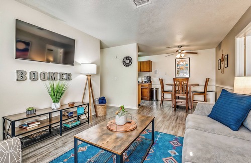 Norman Apartment | The Boomer | Pool | W/D | Gym | Dog Friendly | OU!