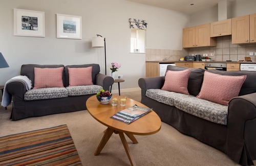 Berwick-upon-Tweed Apartment | The Bothy at Cheswick - Sleeping 2 Guests in 1 Bedroom