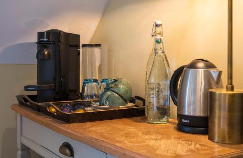 Henley Bed & Breakfast | The Bottle & Glass Inn - Barn View - Room 2