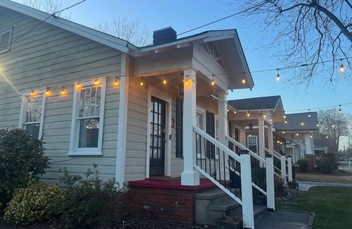 Gainesville House | The Boulevard: Close to Gainesville Square & NGHS