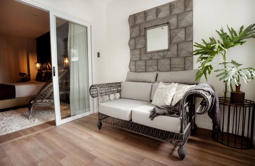 Poblacion District Hotel | The Bourke Hotel