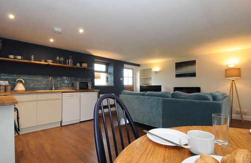 Helford Passage Cottage | THE BOWER, pet friendly, with a garden in St Keverne