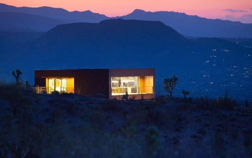 Joshua Tree House | The Box by Fieldtrip - Architectural Villa w Pool Spa