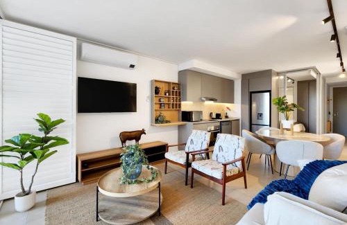 Green Point Apartment | The Braemar Green Point two bed, two bath, parking