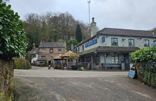 Alton Hotel | The Bridge House Restaurant and Hotel