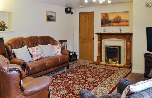 Holsworthy House | The Bridge Inn Apartment