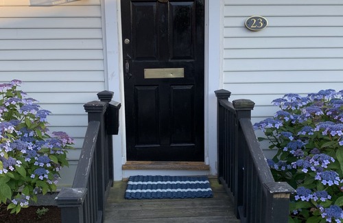 Yachting Village House | The Bridget Brennan House c. 1740 offers colonial charm w/contemporary comforts