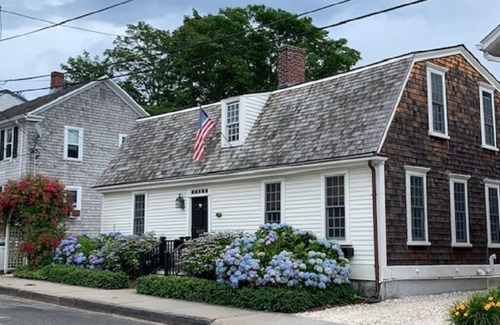 Yachting Village House | The Bridget Brennan House c. 1740 offers colonial charm w/contemporary comforts