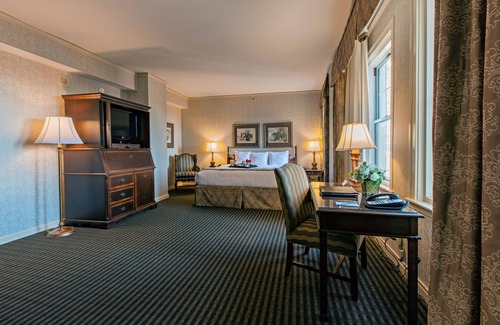 Downtown Louisville Hotel | The Brown Hotel