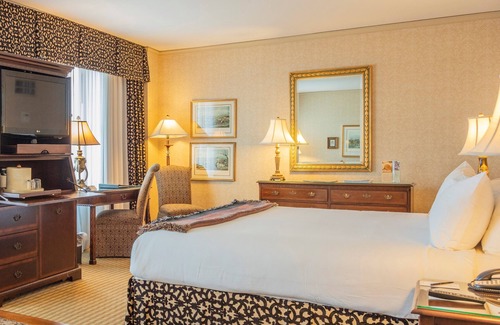Downtown Louisville Hotel | The Brown Hotel