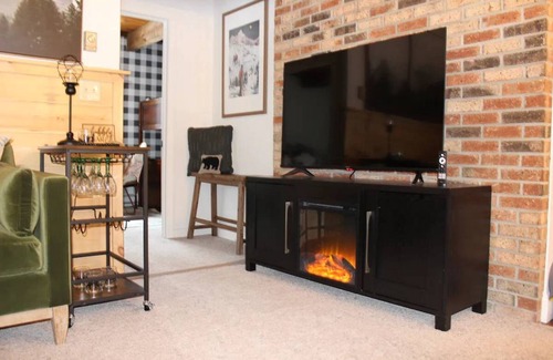 Bartlett House | The Bubbly Bear - Attitash, N Conway, Relaxed Luxe