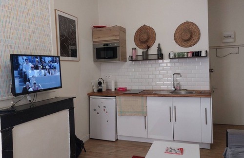 Limoges Apartment | The budget studio.