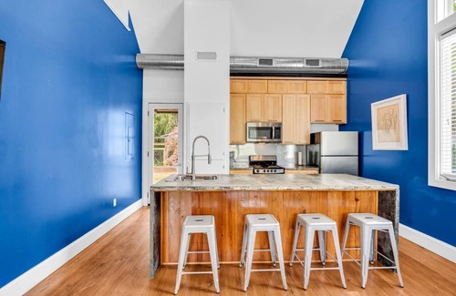 Starkville House | The Bulldog Grand Chalet (Le) by OneHometown Getaways