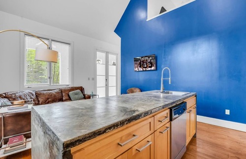 Starkville House | The Bulldog Grand Chalet (Le) by OneHometown Getaways