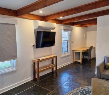 Mintaro Apartment | The Bullock & Bridle Retreat at 62