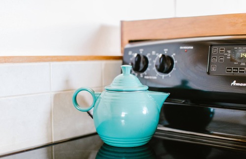 South Westside House | The Bungalow: A cozy and private guest house in central Olympia