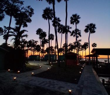 Leesburg Resort | The Bungalows on Lake Griffin