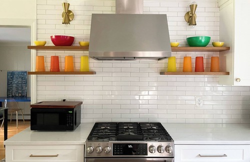 Kennebunk House | The Bunk House KBK. 3 min to beach- sleeps 9. Oversize fire pit. Family vibes.
