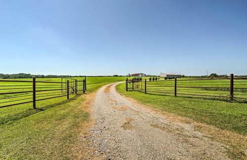 Payne County House | The Bunkhouse at Rolling Meadows Ranch with Grill!