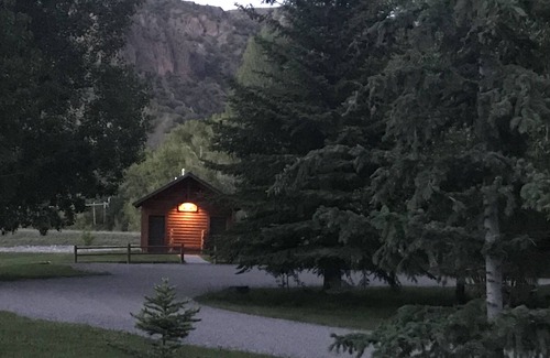 Rigby Cottage | The Bunkie— Bunkhouse Slps 6-7; hot springs, river & ski