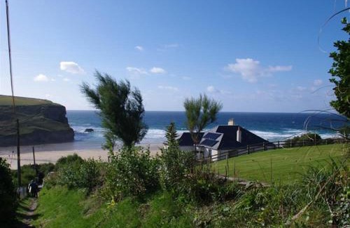 Mawgan Porth House | The Buoys
