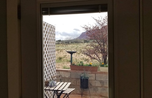 Kanab Apartment | THE BUS STOP INN 2 Brand New! Great Views!