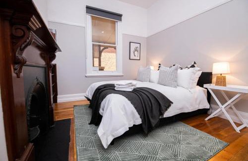 Orange House | The Byng House Grand and Central, Entertain 12
