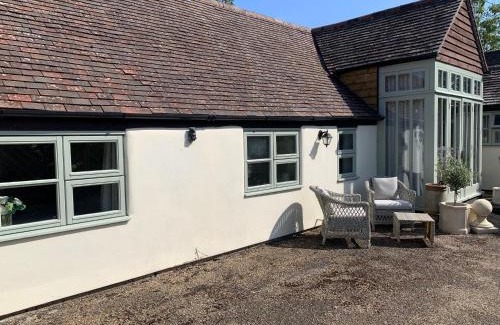 Frilford Bed & Breakfast | The Byre, barn conversion king suite