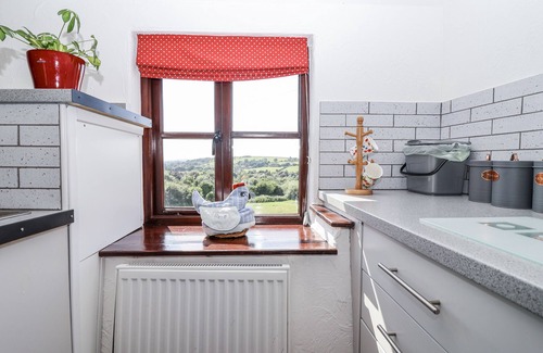Commonmoor House | THE BYRE, pet friendly, character holiday cottage in St Cleer